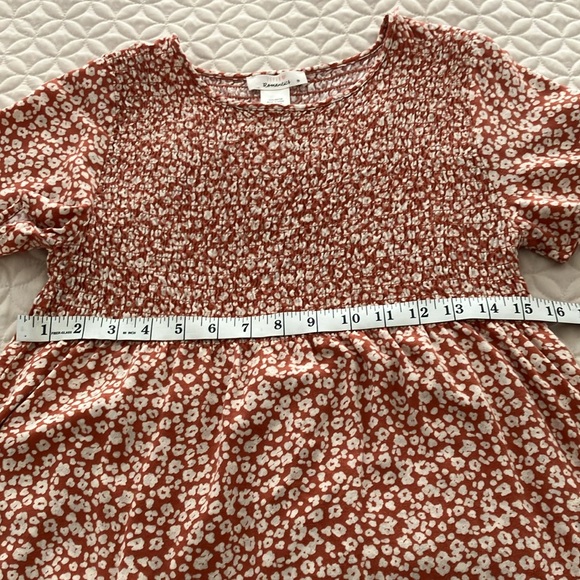Urban romantics floral orange/cream colors blouse Size M but feels like S size - Picture 7 of 10